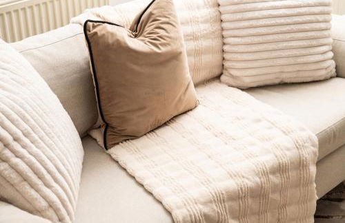 Luxurious Snowdrop Cabin with Private Hot Tub - Photo 12