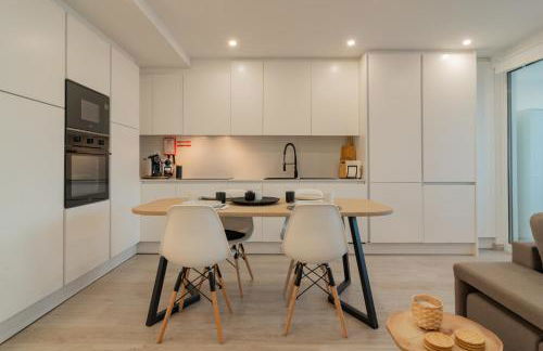 Stylish Apartment W/ River View by LovelyStay - Photo 22