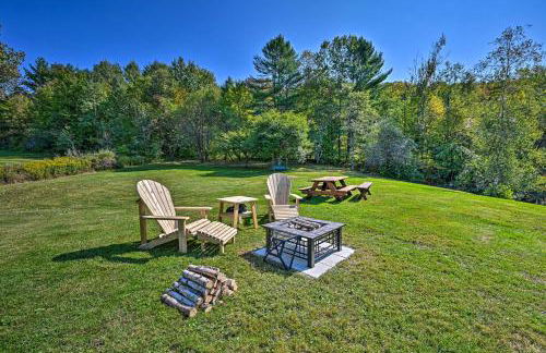 Cozy Apt with Hot Tub and Deck, 10 Mi to Stowe Resort! - Foto 25