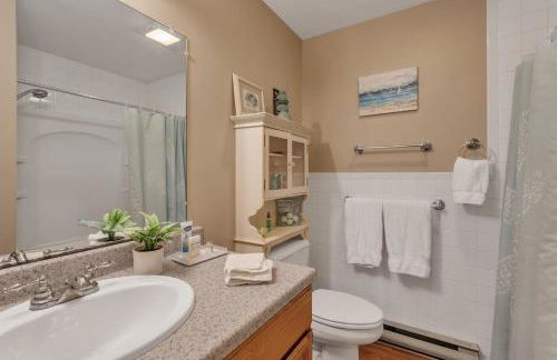 Cozy Bungalow Just Minutes from Mystic, Westerly Beaches, Boating and Casinos! bungalow - Foto 37