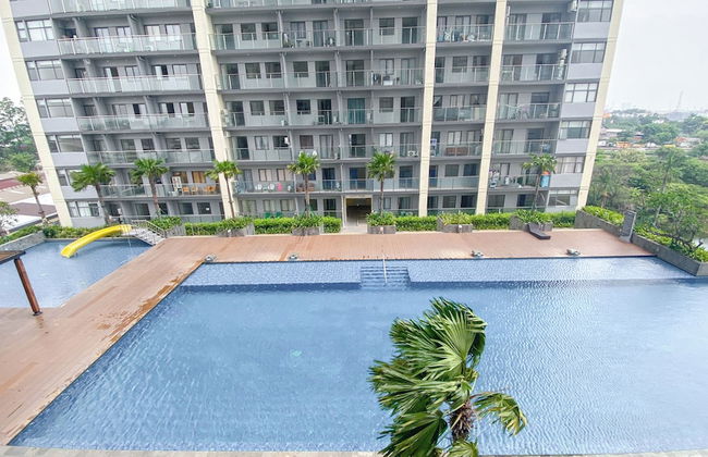 Comfort 1Br With Working Room At Daan Mogot City Apartment - Foto 16