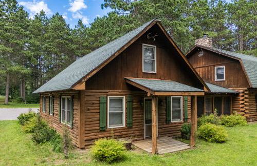 8BR 5BA Huge Dog Friendly Log Cabin near Wisconsin Dells and Lake sleeps 25plus - Foto 67