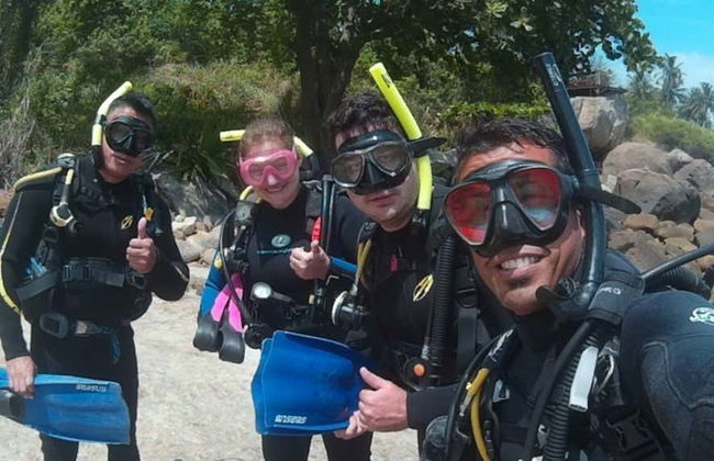 Diving at Ilhabela Shipwrecks - Photo 3