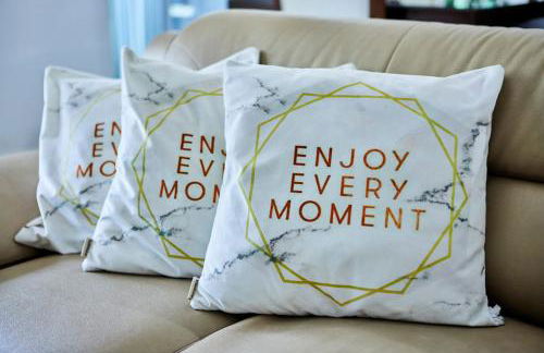 Spacious 6BR Villa with King Beds, Pool & Spa - Foto 9