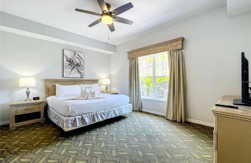 Spacious 3 Bed 3 Bath Luxury Condo 5 min from Disney - Photo 1