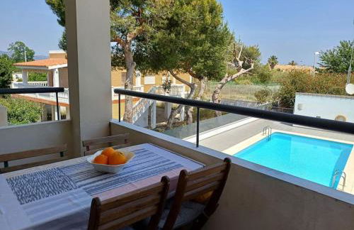 Amplio duplex en la playa con piscina - Foto 11