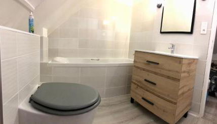 Appartement Cosy 600m Gare - étage 3 - balcon et calme - TV - wifi - Foto 5