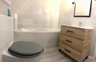 Appartement Cosy 600m Gare - étage 3 - balcon et calme - TV - wifi - Foto 5