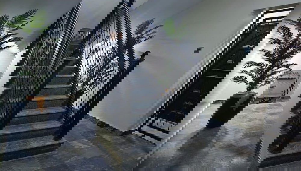 Zizi Luxury Apartment - Foto 1, Entrada interior