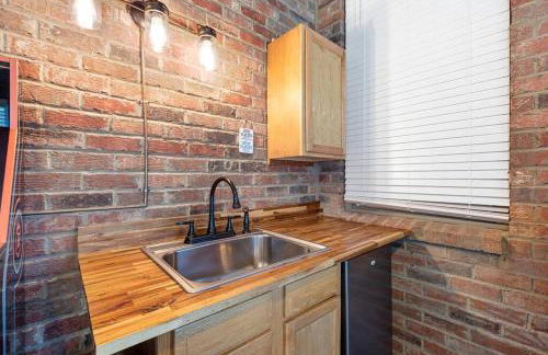 Peaceful Historic Villa with Hot Tub & Pool near Downtown Nashville, Tennessee - Photo 44