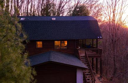 Treetops Cabin easy to Asheville with fast wifi and great view - Foto 19