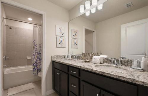 Relax in Style Pool, Resort Amenities, Near Disney - Foto 92