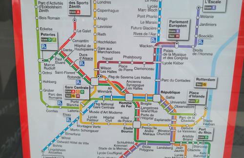 STRASBOURG CENTRE HISTORIQUE Accès direct en Tram et Aéroport - Foto 18