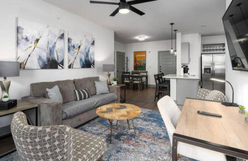 Birmingham Luxury Apt, near everything - Photo 3