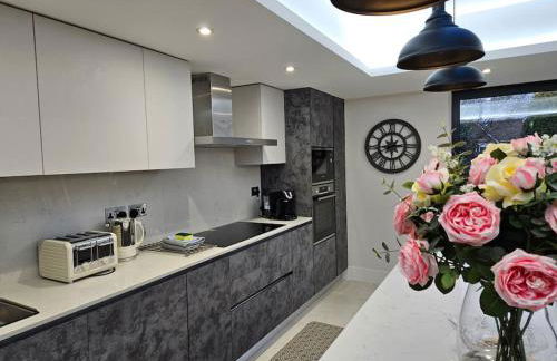 Homely 6 bed Cottage 30 mins to Heathrow, London, Legoland, Windsor Castle - Photo 7