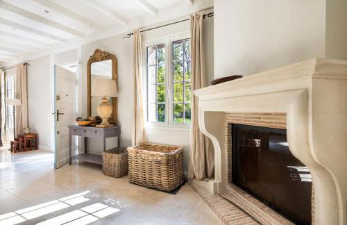 Spacious villa in Tourrettes-sur-Loup with Private Lake access Sleep 16 - Foto 39