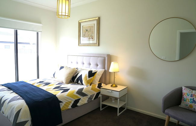 Luxury 9 BRM House in Melbourne - Photo 9