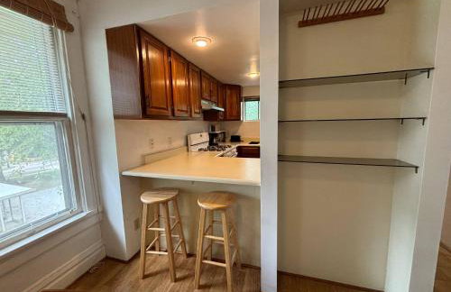 2nd Floor suite, close to ISU, Mill, & downtown - Foto 15