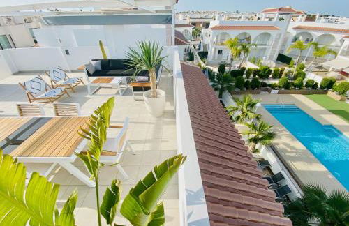 Fortuna Penthouse with roof terrace, AC and pool - Photo 1