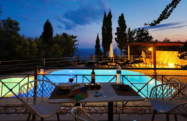 Villa Aloni in Paxi With 2 Bedrooms and 3 Bathrooms - Photo 15