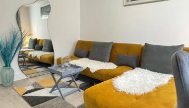 Cosy Modern Flat with garden - Photo 3