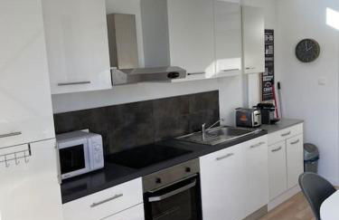 "Echapée Belle" Appart Moderne 4 pers à Velaux - Tout équipé avec terrasse à 15 min plage et aéroport - Photo 2