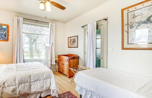 Lovely Elkhart Lake Apartment - Walk to Town! - Foto 14