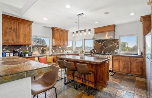 Luxury 4 Acre Estate - Pickleball, Pool, Hot Tub! - Foto 53