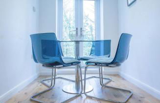 Superb 2 bedroom town apartment, quiet location - Photo 2