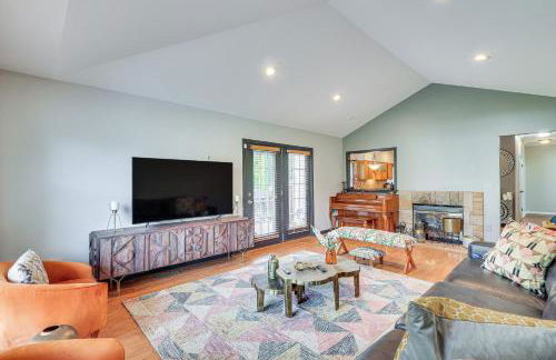 5 Mi to Princeton Family Home with Deck and Yard! - Foto 1