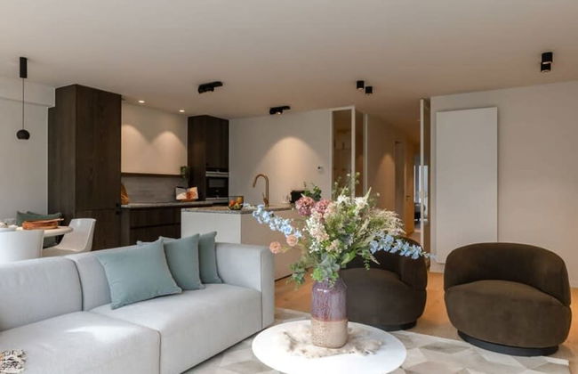 Delux Renovated Apartment in the Heart of Knokke - Photo 2