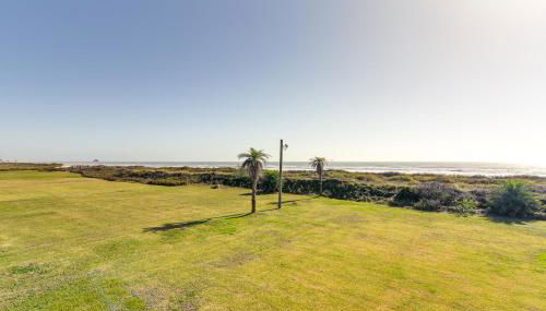 Beachfront Group Getaway on Bolivar Peninsula - Foto 2