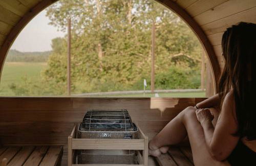 Bluffview on the River with a hot tub sauna pool table and more - Foto 65