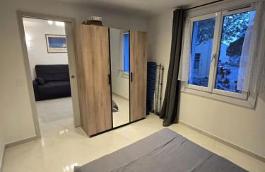 L'Alphonse l Near the Port l Shellter Rentals - Photo 14