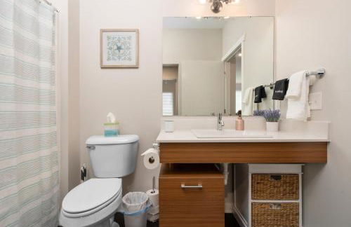 Sweet Tart Spot - Cozy TC Condo - Pet Friendly - Foto 13