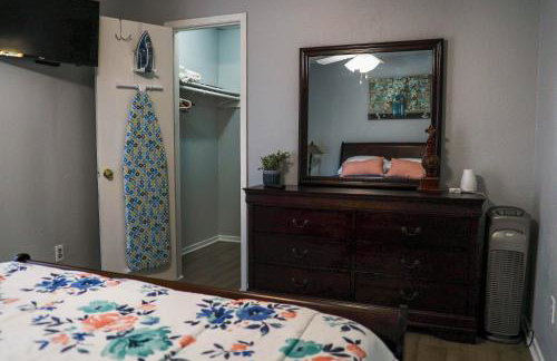 Congeniality and Comfort. All the essentials with class, 2 nights? 2 weeks? Stay, relax, work, or go out for fun. - Foto 8