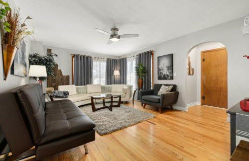 Spacious Family Home with Garage Game Room and Office! - Photo 4