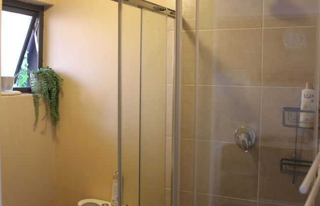 Chic & Serene 1-Bed Haven in Roodepoort - Photo 31