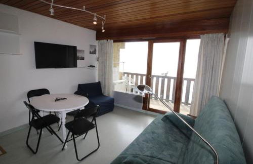 Studio Cabine Rénové au Pied des Pistes avec Balcon - Auris en Oisans - FR-1-297-157 - Foto 6