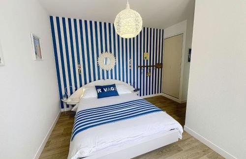 Maison rénovée, à 300m de la plage et proche commerces, avec terrasse et jardin, tout confort - FR-1-361-131 - Photo 16