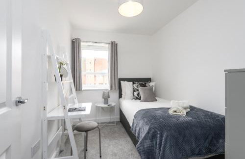 Spacious 3 Bedroom House In Canterbury with Garden and Driveway - Sleeps 7 - Photo 17