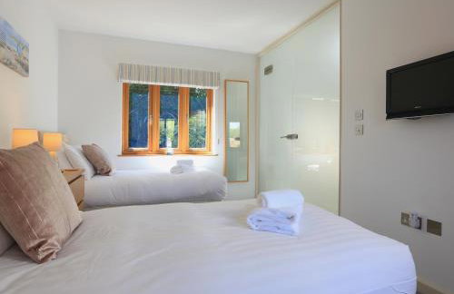 Courtyard Cottage - Photo 28