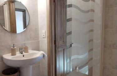 Domaine des Cerisiers - Piste cyclable & parking privé - Foto 9