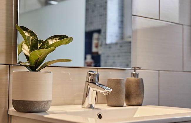 Two Bedroom Self Contained House - Photo 28