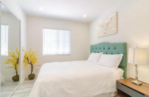 Sunny 1 Bedroom in the Heart of Venice Beach - #3 - Photo 14