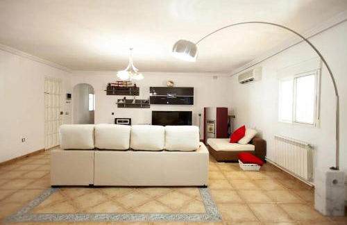 Charming Villa in Linares with Private Pool - Foto 27