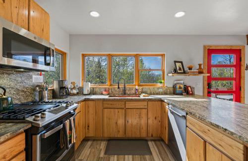 Secluded Mtn home by Purg, Hot Tub, Views! Pets ok - Foto 11