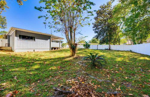 Covered Deck, Large Yard! Pet-Friendly Jax Escape! - Foto 32