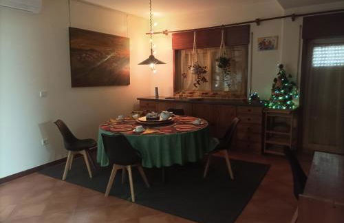 Yellow House - Photo 45