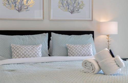 580 - Stunning Renovated Home with Large East Facing Pool Deck Overlooking Preservation Area and Games Room - Foto 53